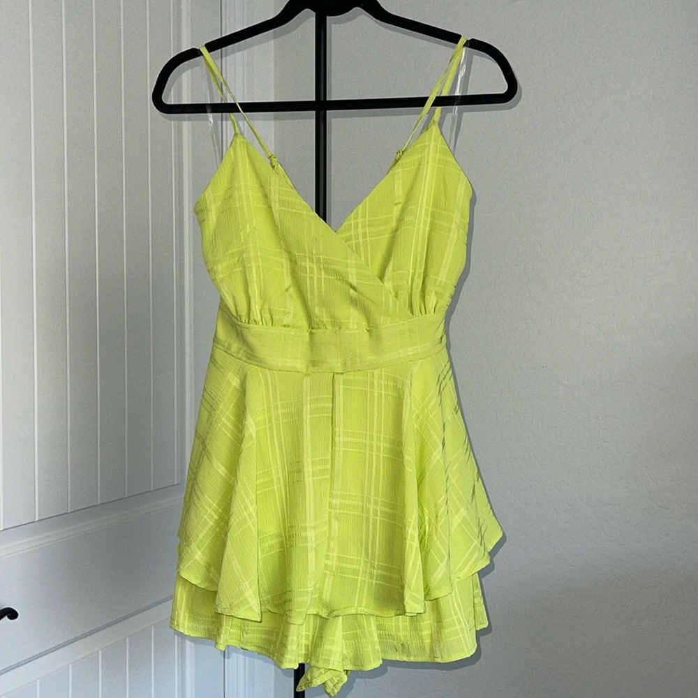 Allison & Kelly Waist Tie Double Ruffle Hem Romper Size Large Florescent Green